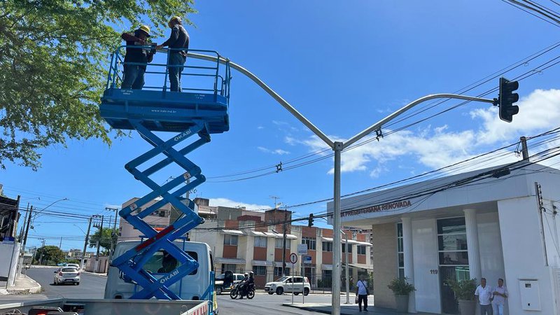  Semáforos são instalados em uma das avenidas mais movimentadas de Aracaju – A8SE.com