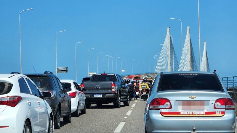  Acidente de trânsito deixa mulher ferida na ponte Aracaju/Barra – A8SE.com