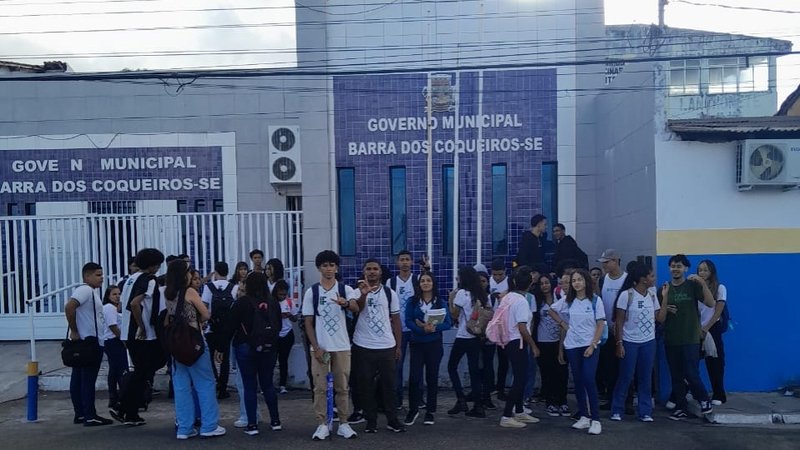  Estudantes do IFS reivindicam mais transporte escolar na Barra dos Coqueiros – A8SE.com