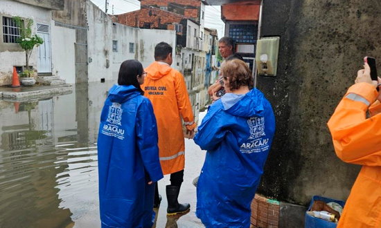  Famílias do Largo da Aparecida são retiradas das casas por prevenção – O que é notícia em Sergipe – Infonet