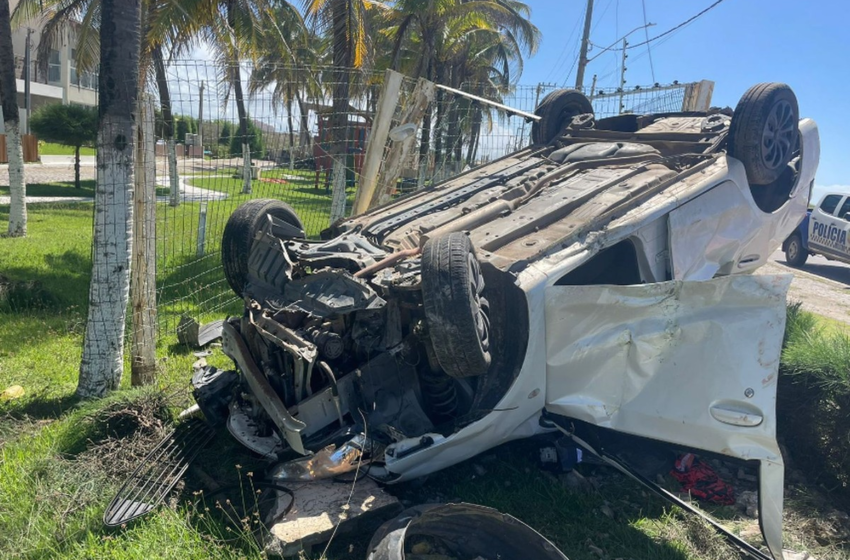  Mulher fica ferida após veículo capotar na rodovia SE-100, em Aracaju – G1