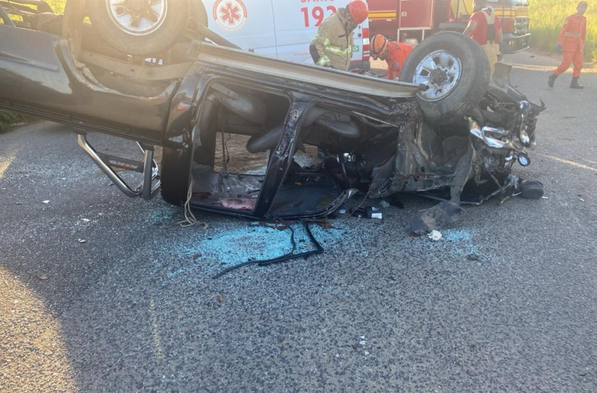 Batida entre caminhonete e caminhão deixa duas pessoas feridas em Nossa Senhora do Socorro – G1