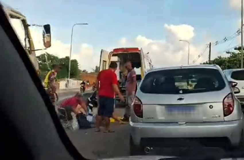  Mulher fica ferida em batida entre moto e caminhão na ponte Aracaju-Barra – G1